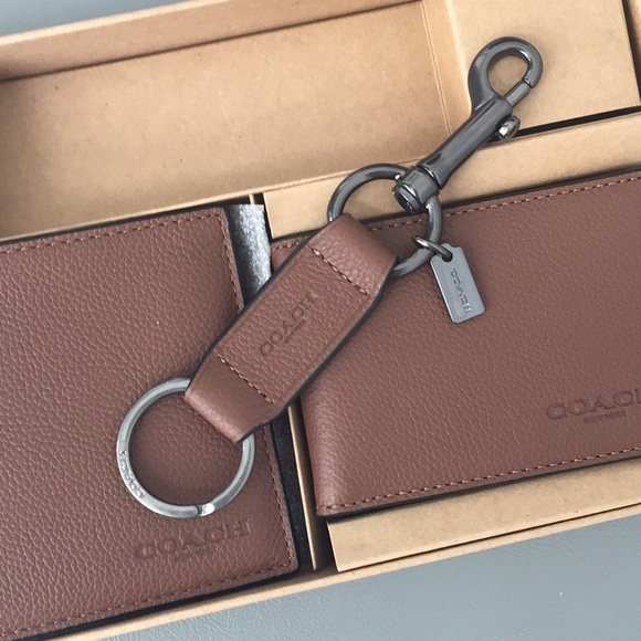 NWT Coach Wallet and card case with key fob - Picture 4 of 7